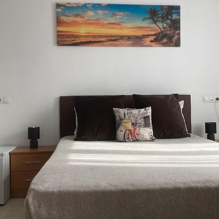 Room With Private Bathroom And Balcony Nearby The Mercado Central, Center And Beach Alicante Eksteriør billede