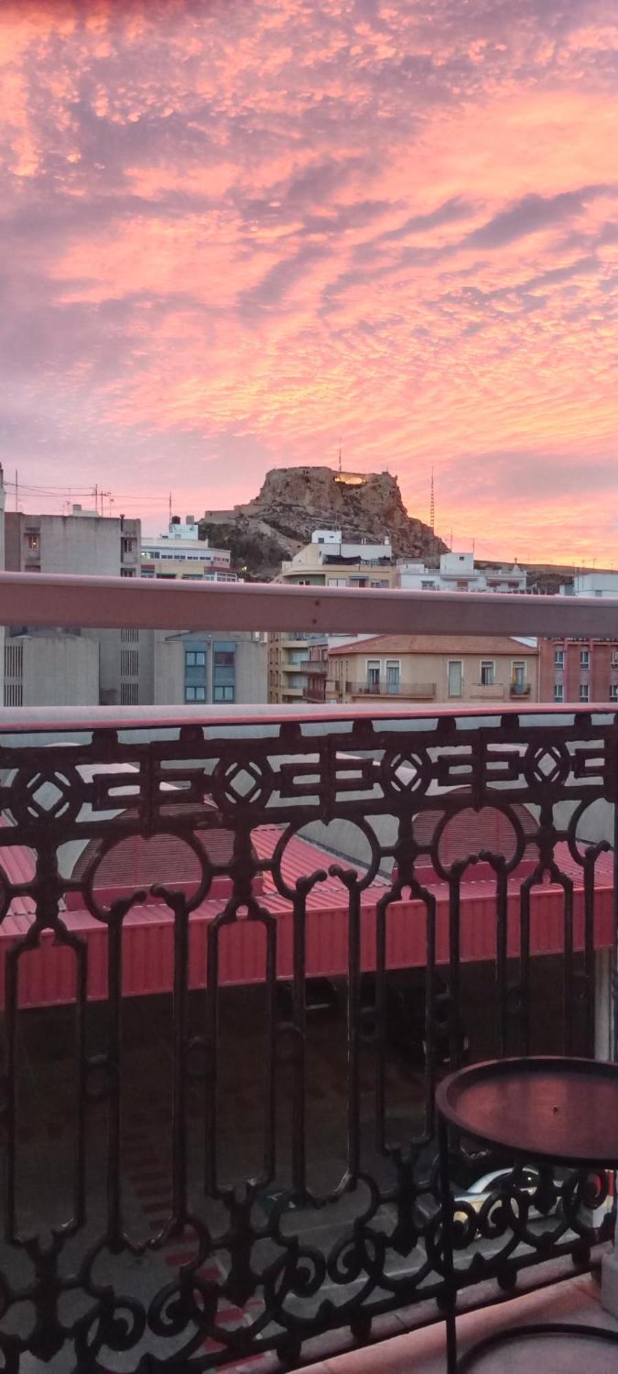 Room With Private Bathroom And Balcony Nearby The Mercado Central, Center And Beach Alicante Eksteriør billede