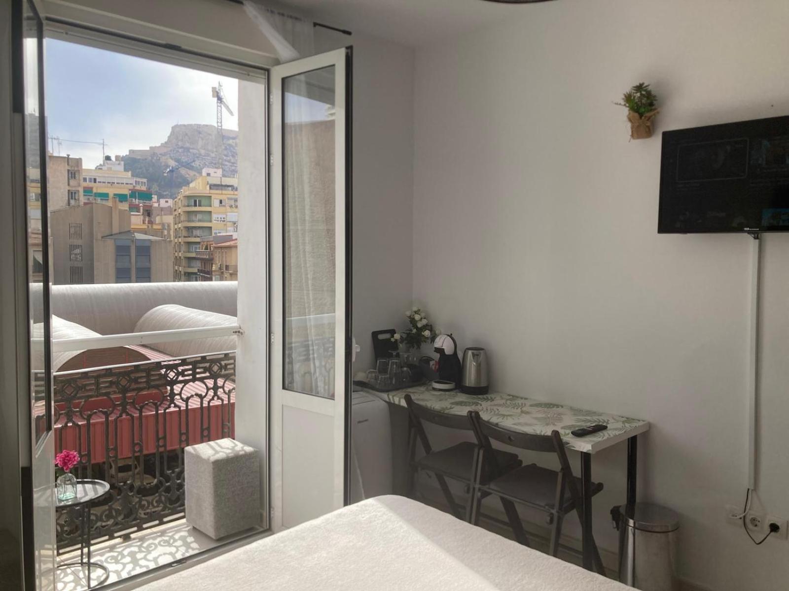 Room With Private Bathroom And Balcony Nearby The Mercado Central, Center And Beach Alicante Eksteriør billede