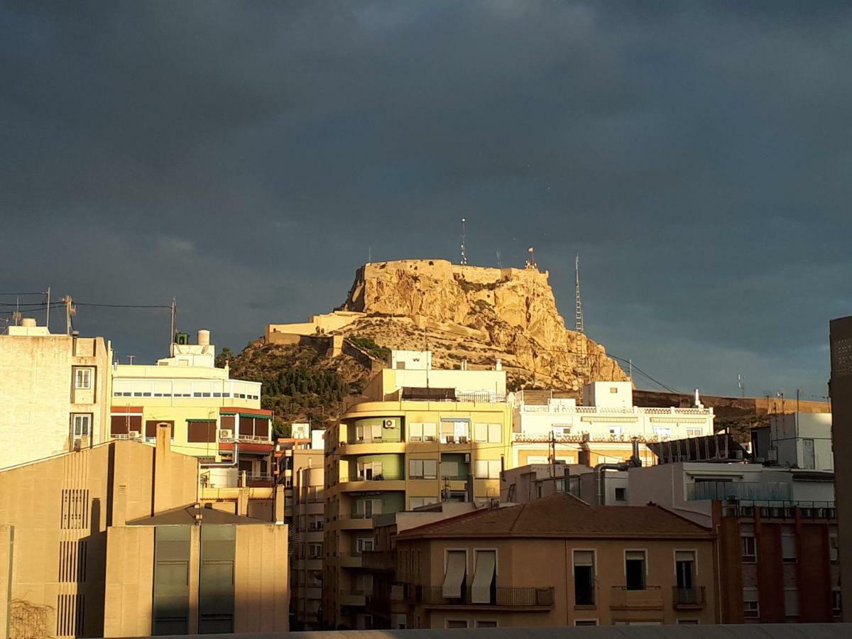 Room With Private Bathroom And Balcony Nearby The Mercado Central, Center And Beach Alicante Eksteriør billede